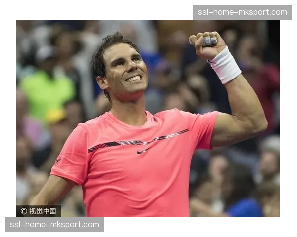 主赛第一场：俄罗斯新星乌马尔·努尔马戈梅多夫首回合TKO获胜