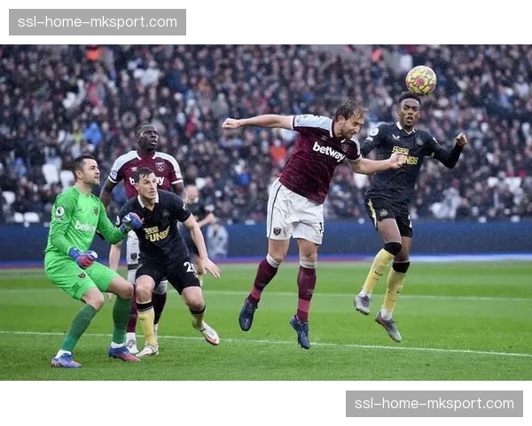 西汉姆联vs狼队攻防博弈，铁锤帮传统英式风格对阵狼群反击战术